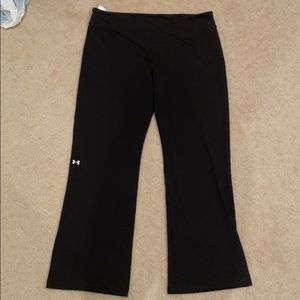 Black under armour yoga pants